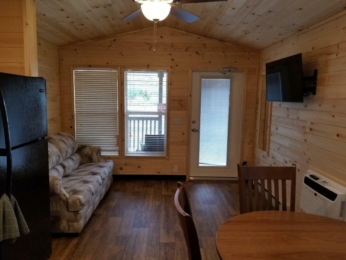 Отель Castle Gate Rv Park Хелпер Экстерьер фото